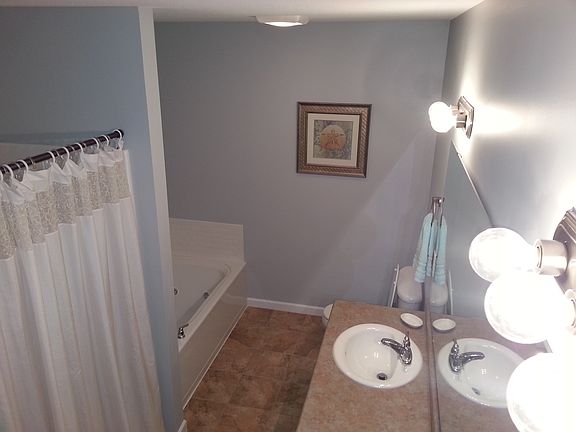 3rd image of 166 Glory Ct