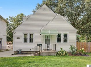 4133 Randolph St, Lincoln, NE 68510