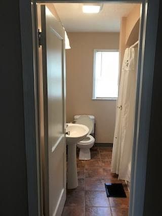 2nd image of 483 Collingwood Ave