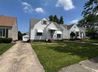 18219 Knoll Dr, Maple Heights, OH