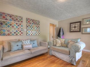 210 Berry Ave, Versailles, KY 40383