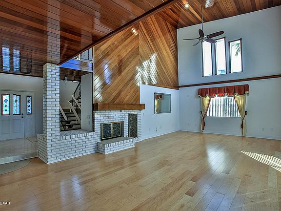 2nd image of 73 Sandcastle Dr
