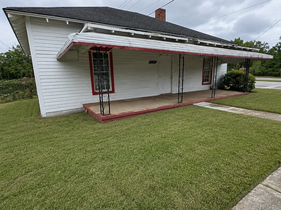 609 N Pinckney St