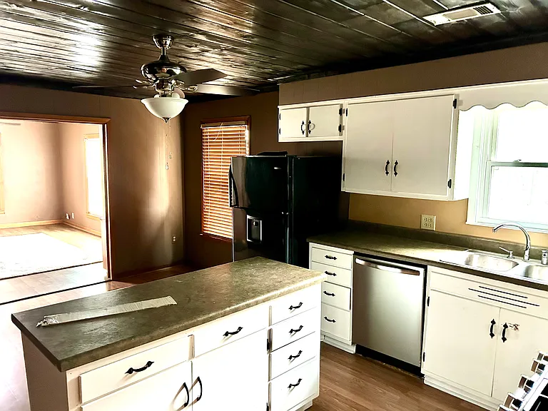 2408 Willow Rd — Photo 5