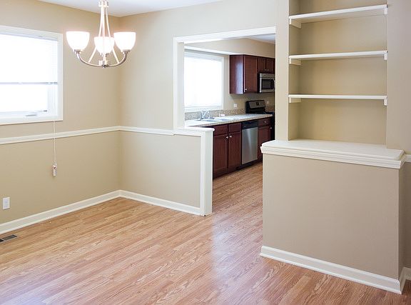 4th image of 5646 Bentley Ave