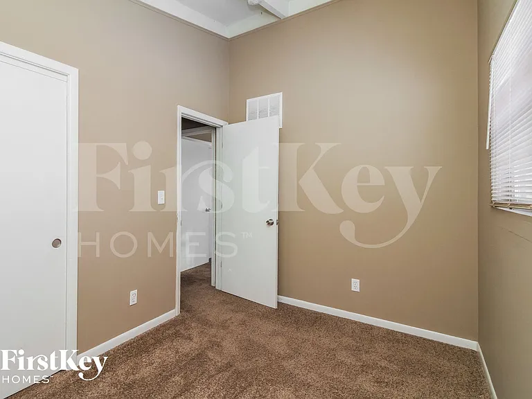 394 Sherman Ave — Photo 8