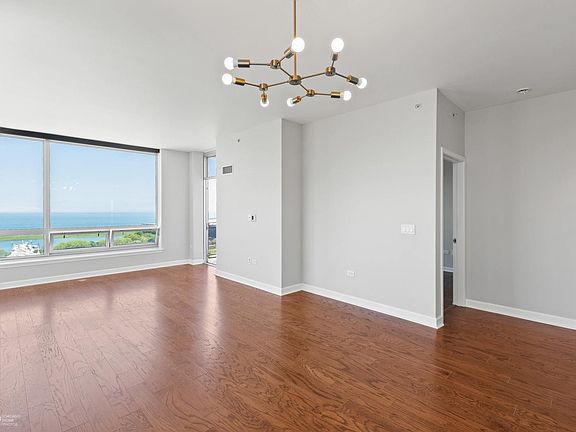5th image of 1901 S Calumet Ave Unit 1707