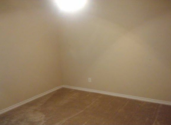 2nd image of 1007 Greenwood Pl