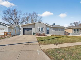 3112 W 9th St, Waterloo, IA 50702