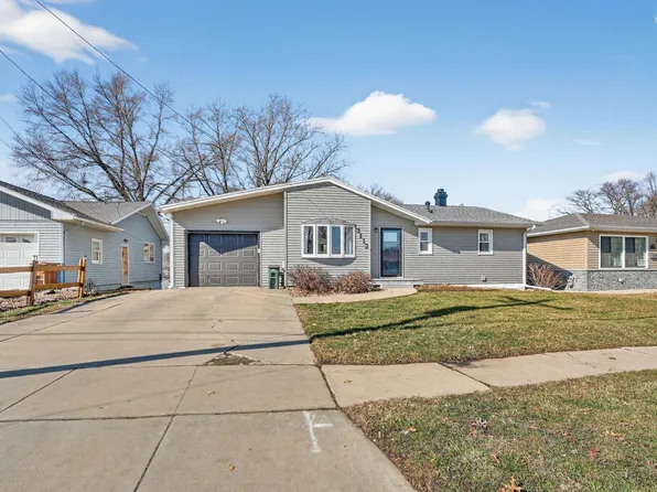 3112 W 9th St, Waterloo, IA 50702