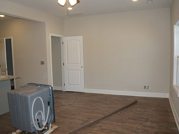 4th image of 332 Fallow Cir