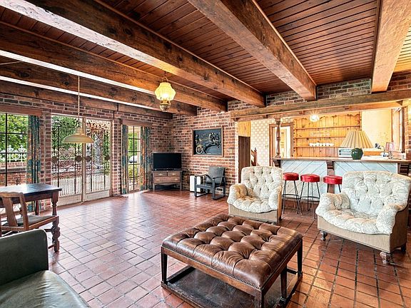 36th image of 841 Earley Farm Rd