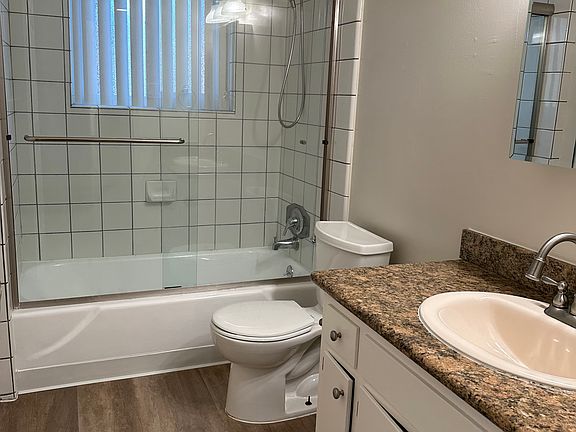 4th image of 550 Tyndall St APT 1