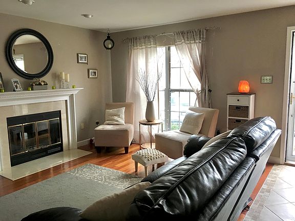 4th image of 706 Lions Gate Ln #706