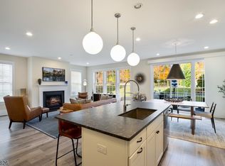 10 Aspen Dr, Cedar Grove, NJ 07009