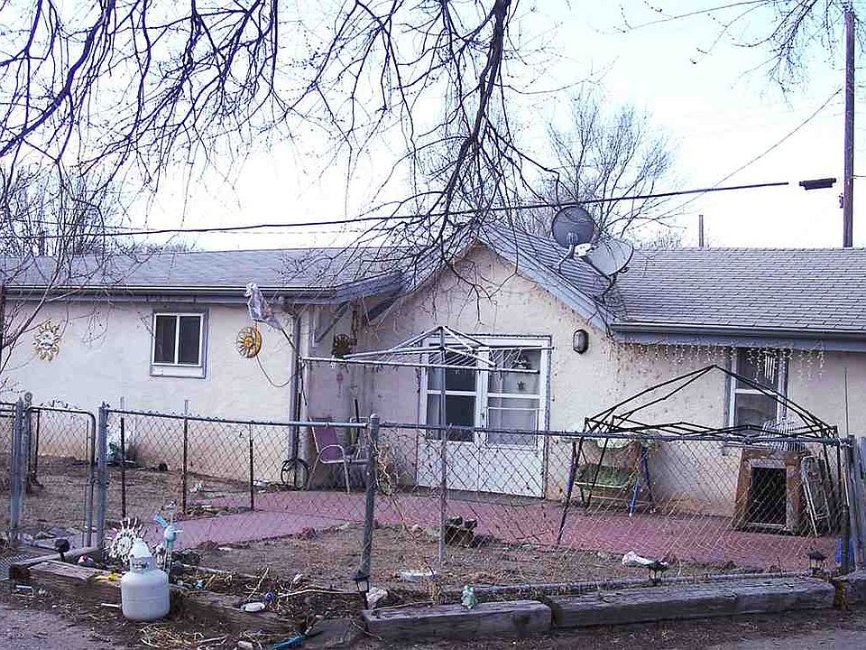 1st image of 745 E 5th Ave