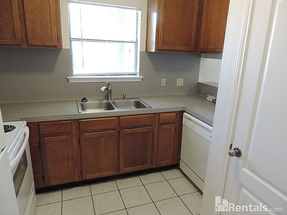 5th image of 18411 Austin Dr