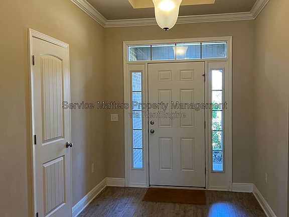 2nd image of 4233 S Cambridge Way