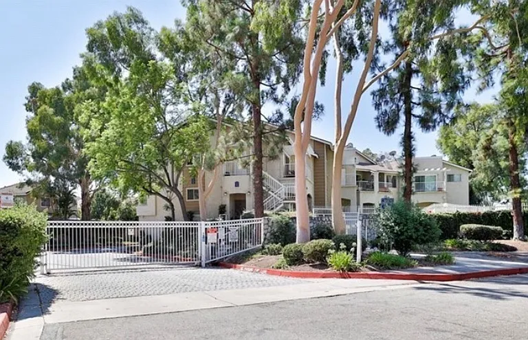 2410 N Towne Ave #35 — Photo 19