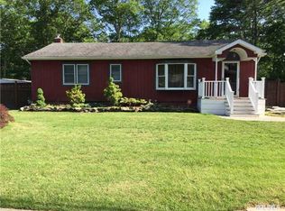 48 4th St, Ronkonkoma, NY 11779