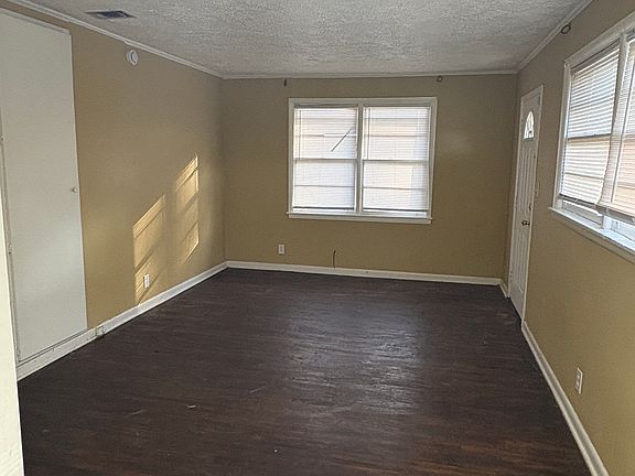 4th image of 622 6th St