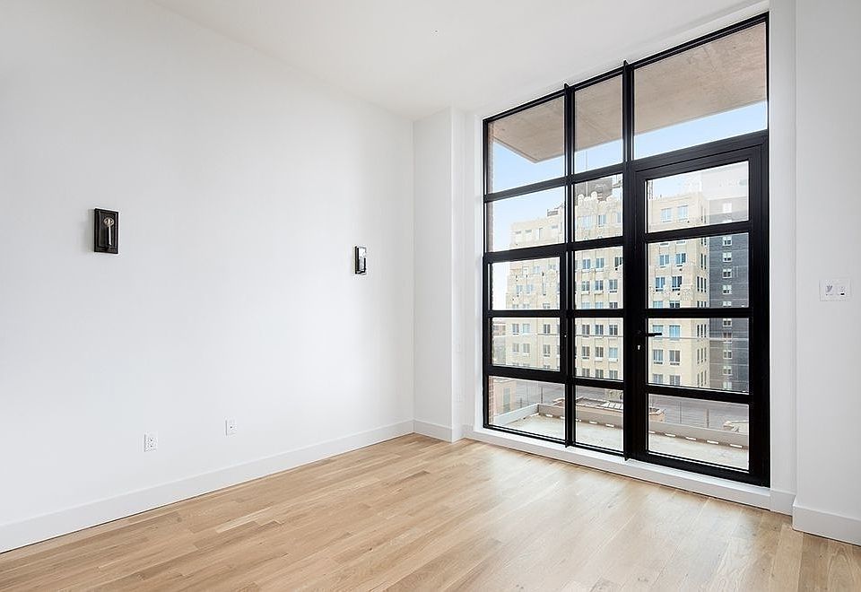 1st image of 4121 28th St APT 6M