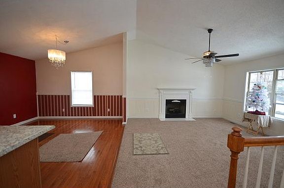 2nd image of 615 Alfalfa Ln
