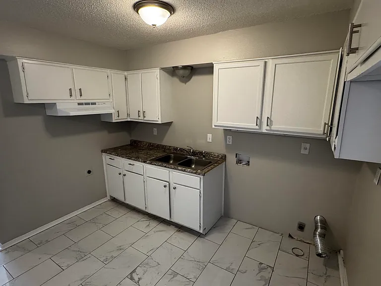 4264 Double Tree Rd — Photo 3