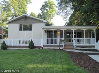 7017 Roundtree Rd, Falls Church, VA 22042