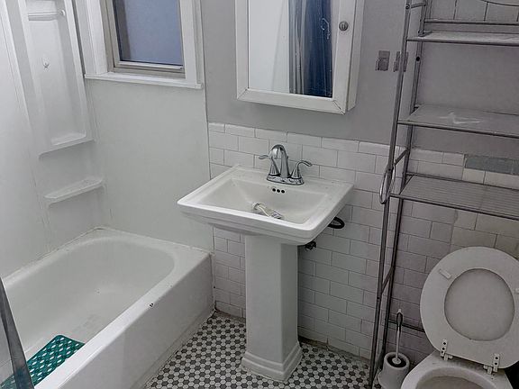 4th image of 13450 Cedar Rd #22