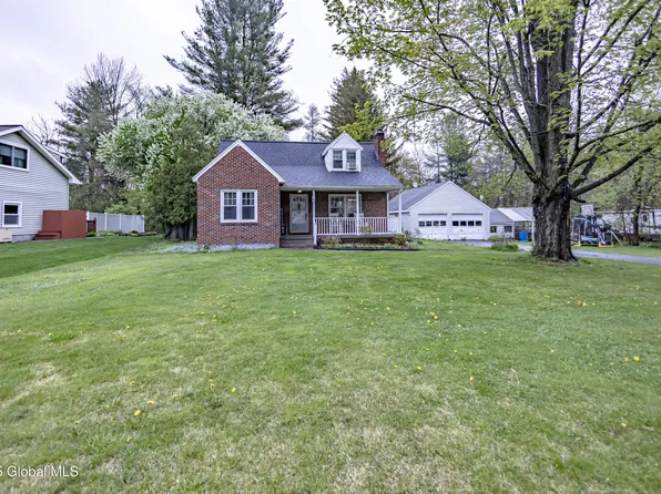 12 Onderdonk Road, Glenville, NY 12302