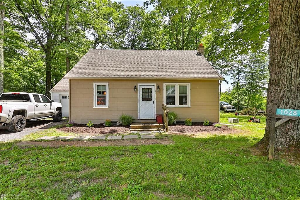 1028 Jacobsburg Rd, Wind Gap, PA 18091 Zillow