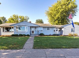 621 N Lakeshore Dr, Lake City, MN 55041