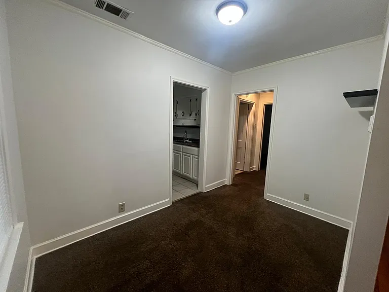 845 S Graham St — Photo 7