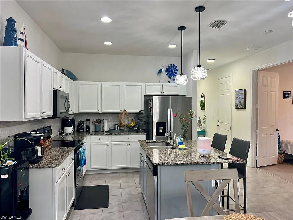 2 bed, 2.0 bath, 1344 sqft, $2,200 — Photo 4