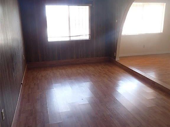 3rd image of 2109 Villa Plata Dr