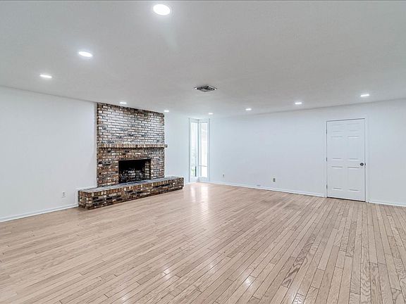 5th image of 1022 Herndon St