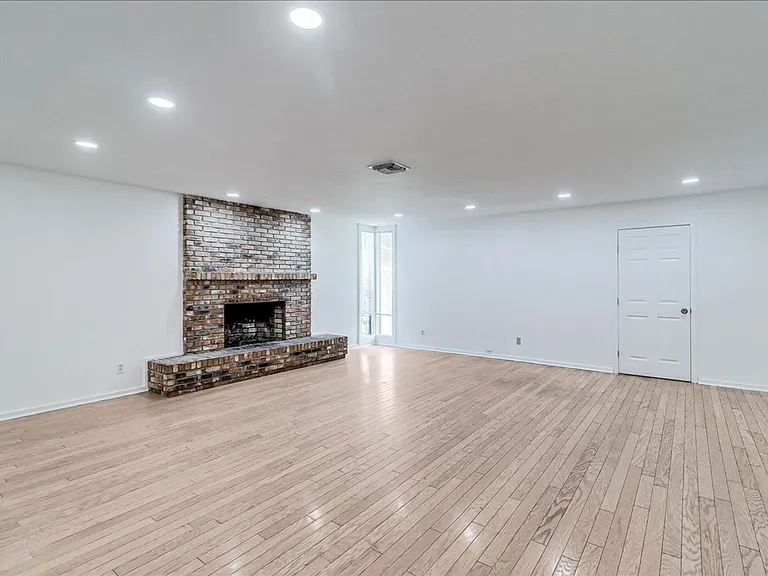1022 Herndon St — Photo 5