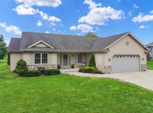 N645 North AVENUE, Oconomowoc, WI 53066