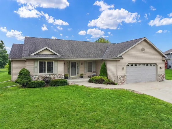 N645 North AVENUE, Oconomowoc, WI 53066