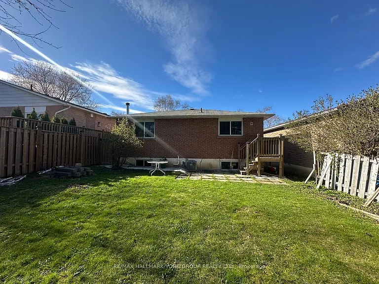 222 Currey Cres #BASEMENT — Photo 18