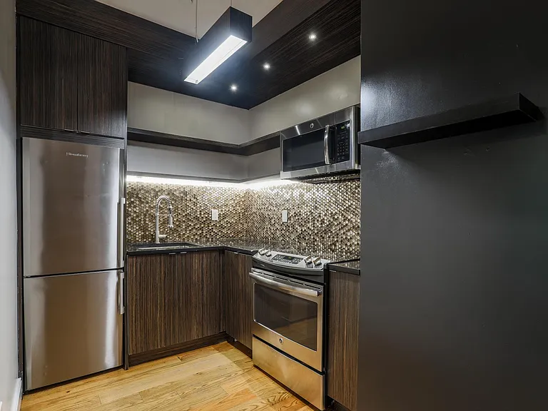 691 Chauncey St #3F — Photo 3