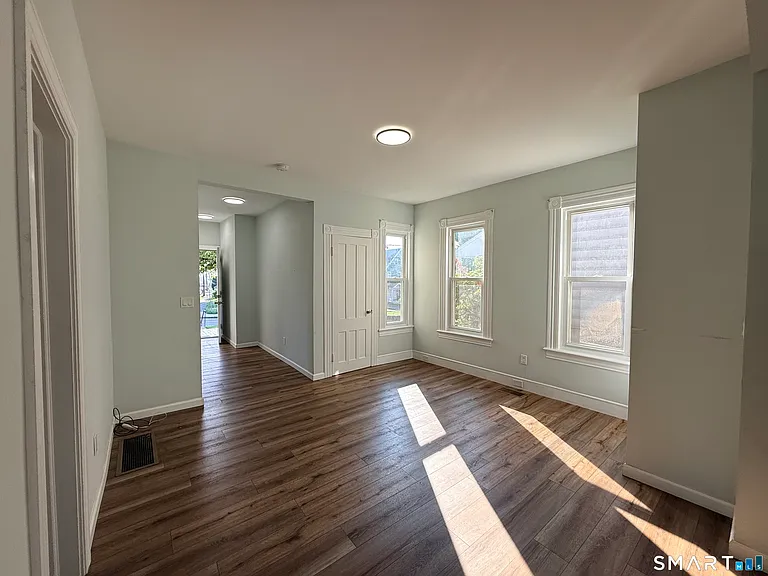 26 Taylor Ave — Photo 13