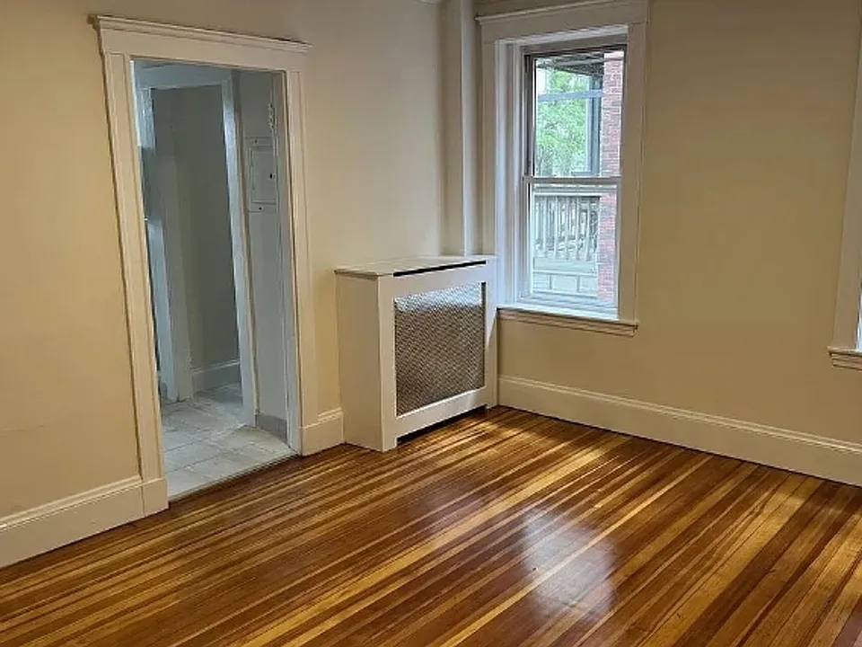 14 Barrows St #3A