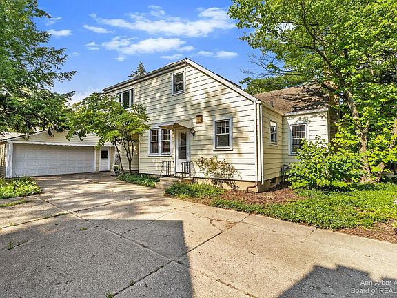 5th image of 1308 N Congress St