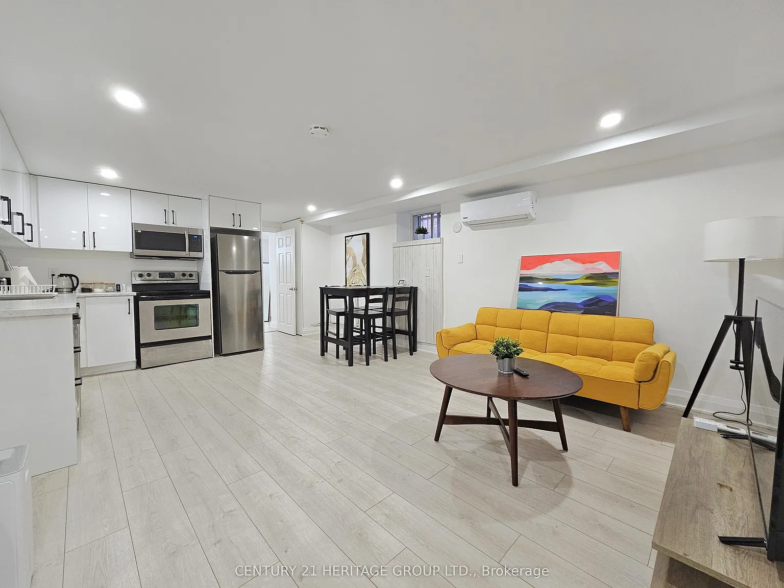 2 bed, $2,400 — Photo 2