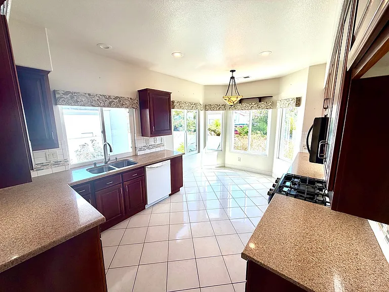 4968 Lamia Way — Photo 5