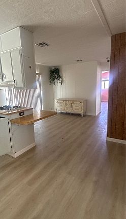 5th image of 25999 W Whitesbridge Ave