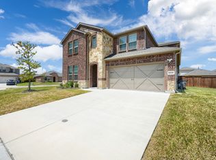 6037 Warrington St, Aubrey, TX 76227