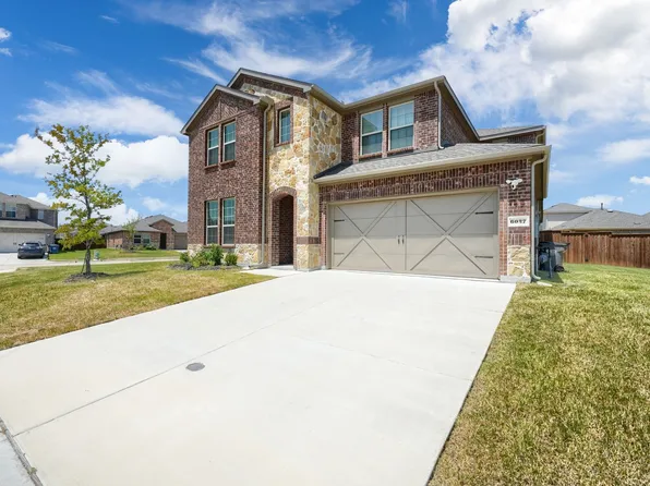 6037 Warrington St, Aubrey, TX 76227